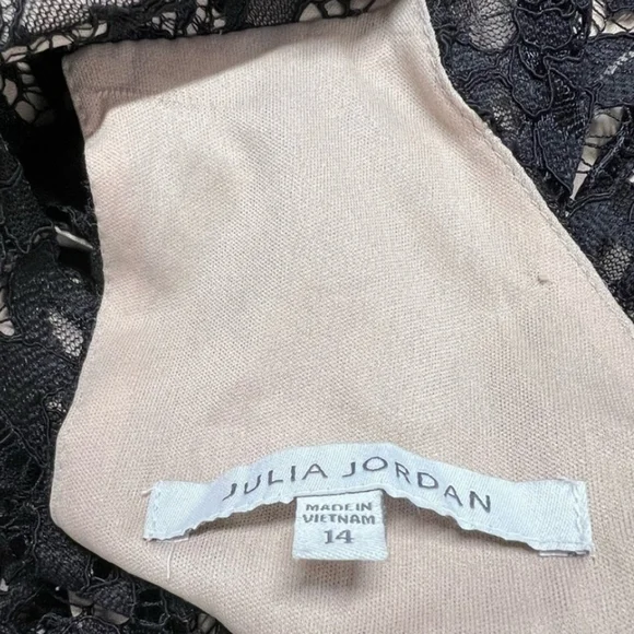 Women's Black Lace Sleeveless Twist-Neck Wide-Leg Jumpsuit - Picture 9 of 13